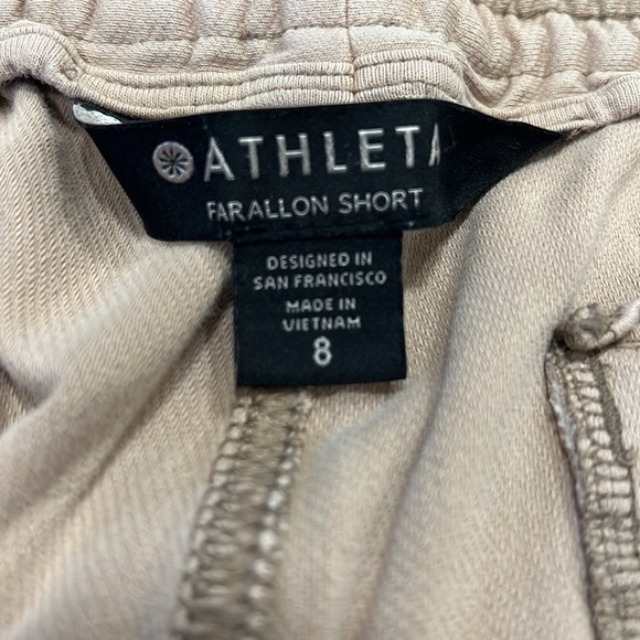 Athleta Farallon Short size 8 - Picture 3 of 7